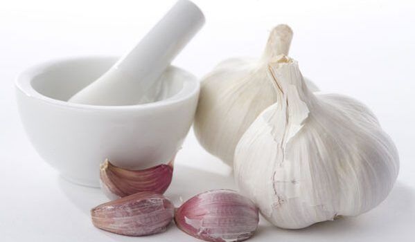 Garlic effectively destroys parasites